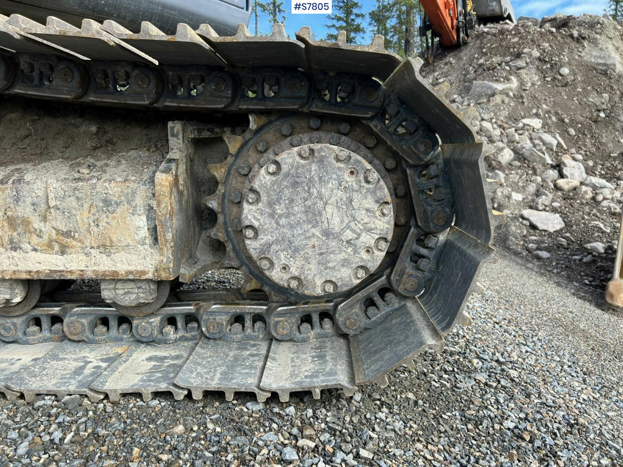 Excavator Hitachi ZX 210 LC-5B New tracks - Excavadora de cadenas: foto 4 Excavator Hitachi ZX 210 LC-5B New tracks - Excavadora de cadenas: foto 4
