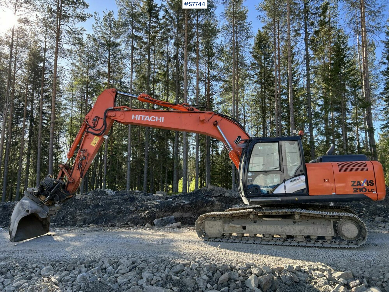 Hitachi ZX 210 LC-5B with rotortilt and gears SEE VIDEO - Excavadora de cadenas: foto 1 Hitachi ZX 210 LC-5B with rotortilt and gears SEE VIDEO - Excavadora de cadenas: foto 1