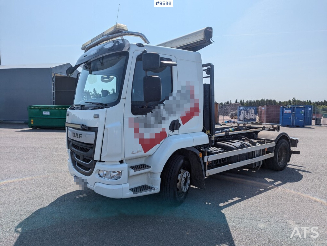 Hooklift Truck Daf FA LF260I - Camión multibasculante: foto 1 Hooklift Truck Daf FA LF260I - Camión multibasculante: foto 1