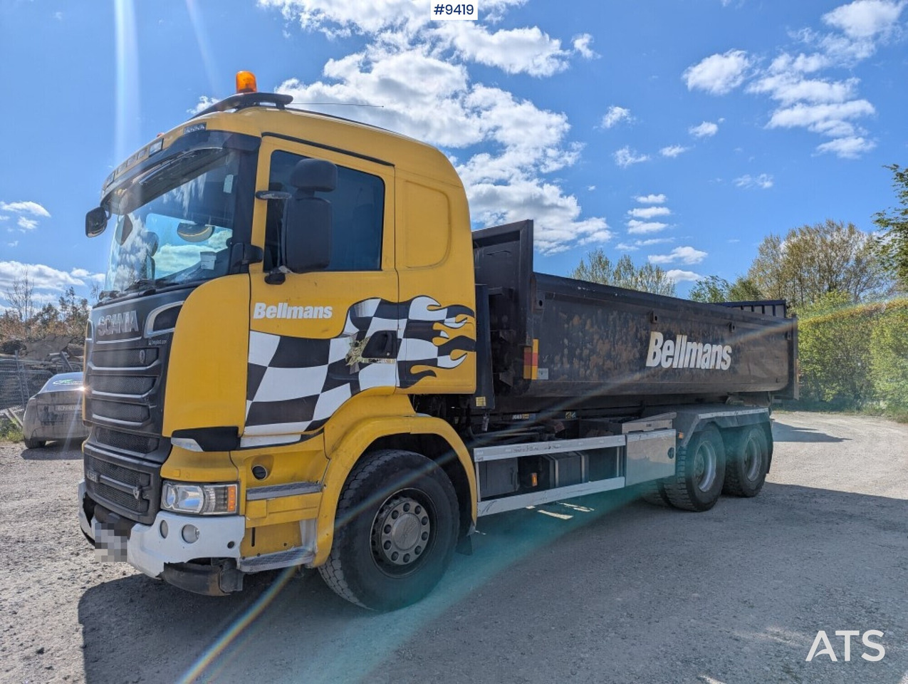 Hooklift Truck Scania R520 6x2 with flatbed - Camión multibasculante: foto 1 Hooklift Truck Scania R520 6x2 with flatbed - Camión multibasculante: foto 1