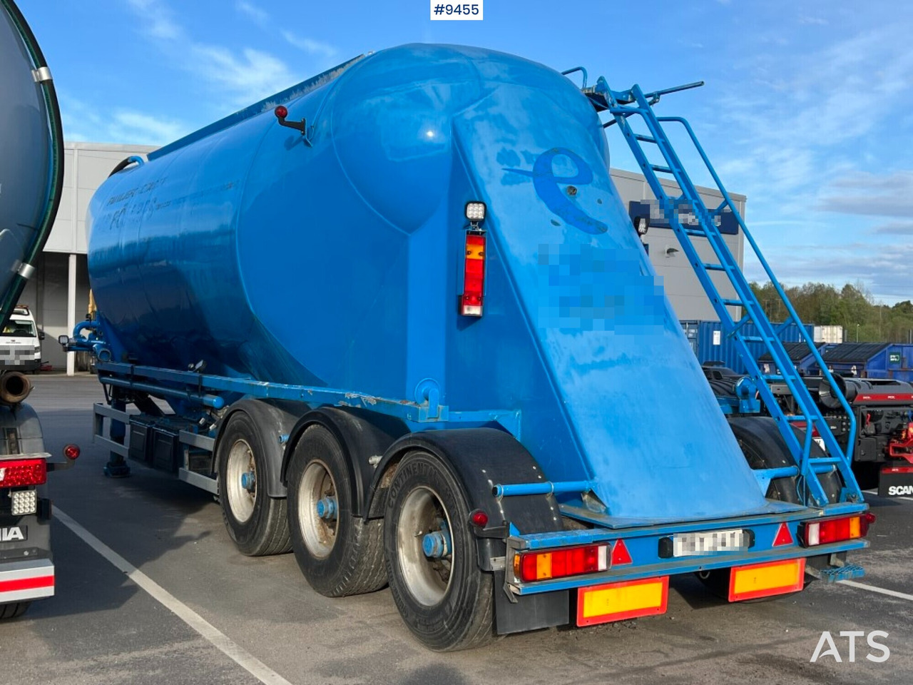 INTERCONSULT Bulk trailer - Semirremolque silo: foto 2 INTERCONSULT Bulk trailer - Semirremolque silo: foto 2