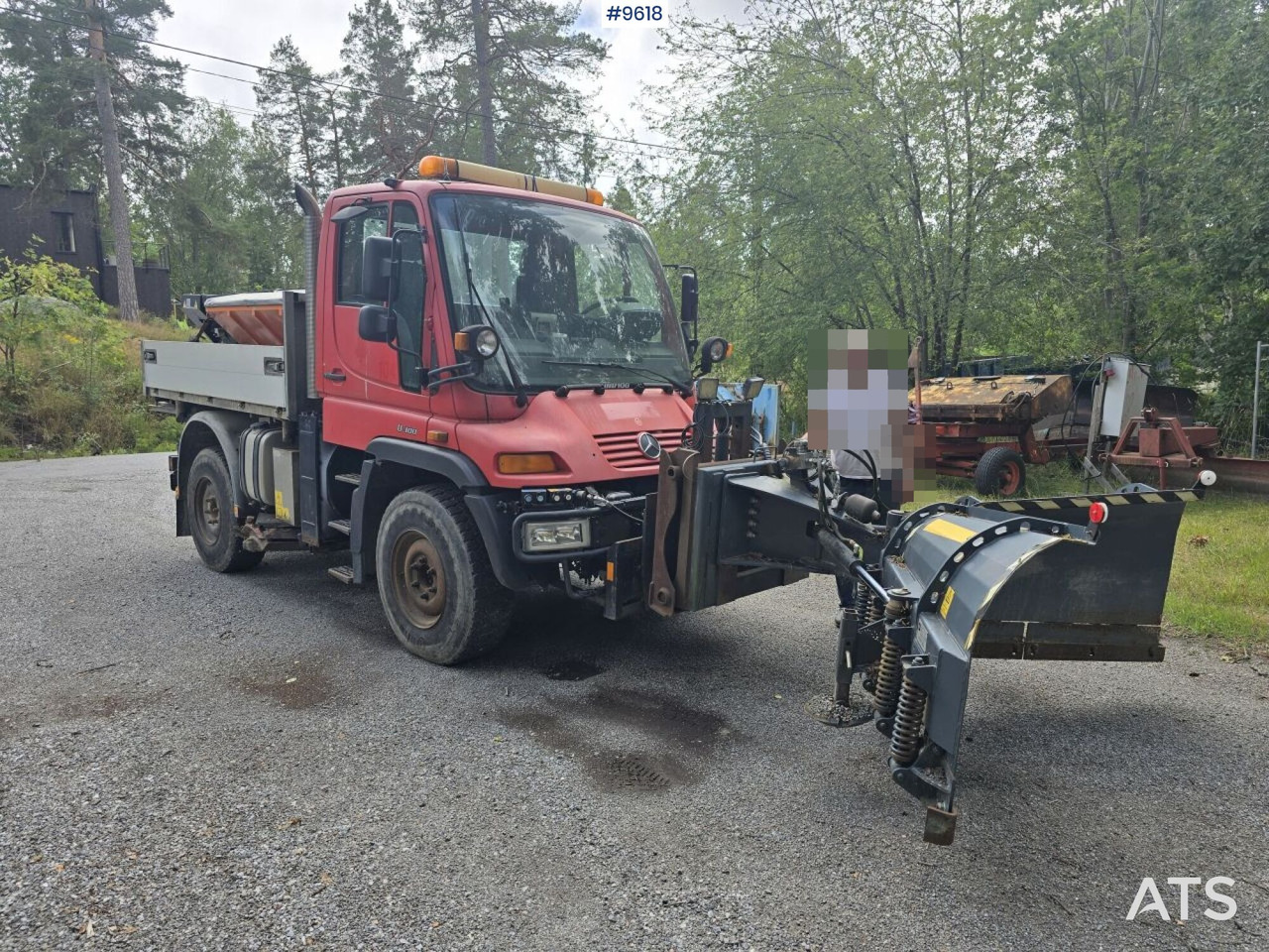 MB Unimog with equipment - Máquina quitanieve: foto 2 MB Unimog with equipment - Máquina quitanieve: foto 2