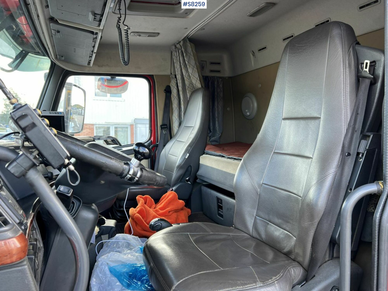 Volvo FH 480 Hook Truck with Zetterbergs flatbed, see video - Otros maquinaria: foto 5 Volvo FH 480 Hook Truck with Zetterbergs flatbed, see video - Otros maquinaria: foto 5