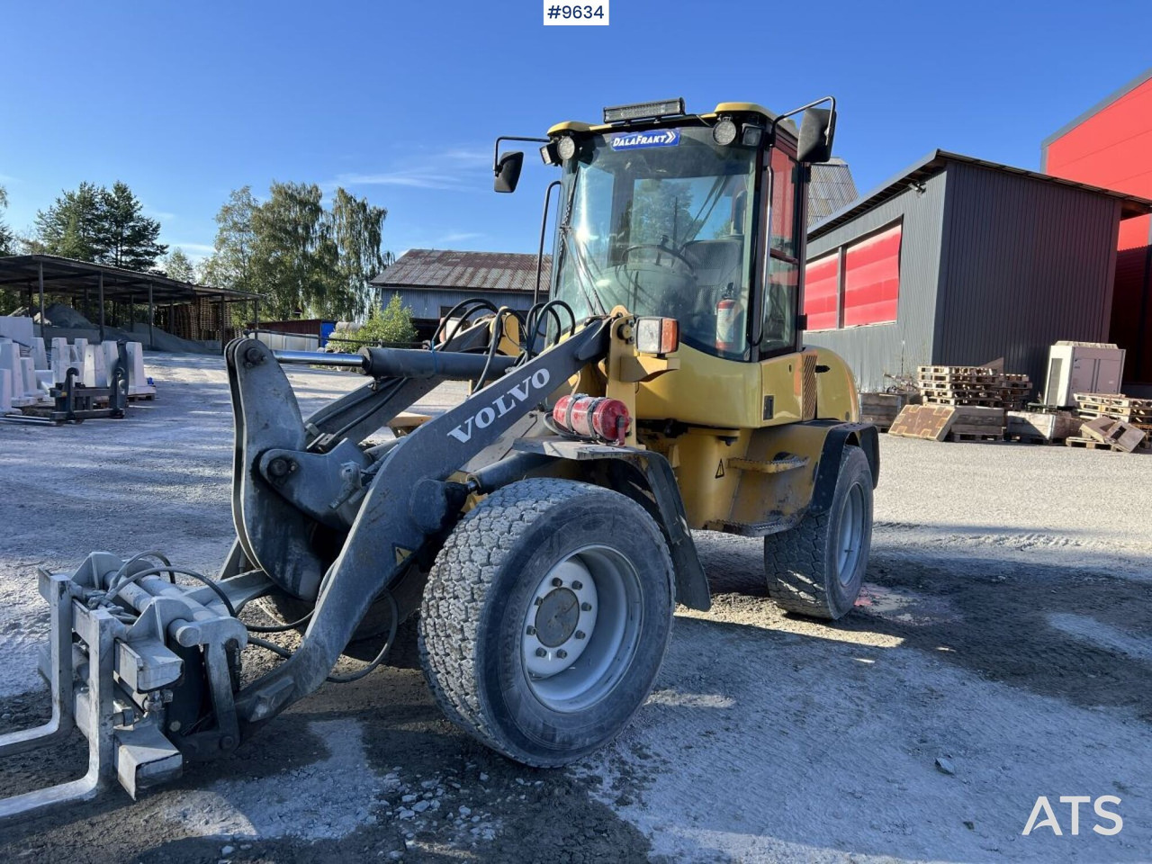 Volvo L30Z Wheel loader with multiple attachments - Otros maquinaria: foto 1 Volvo L30Z Wheel loader with multiple attachments - Otros maquinaria: foto 1