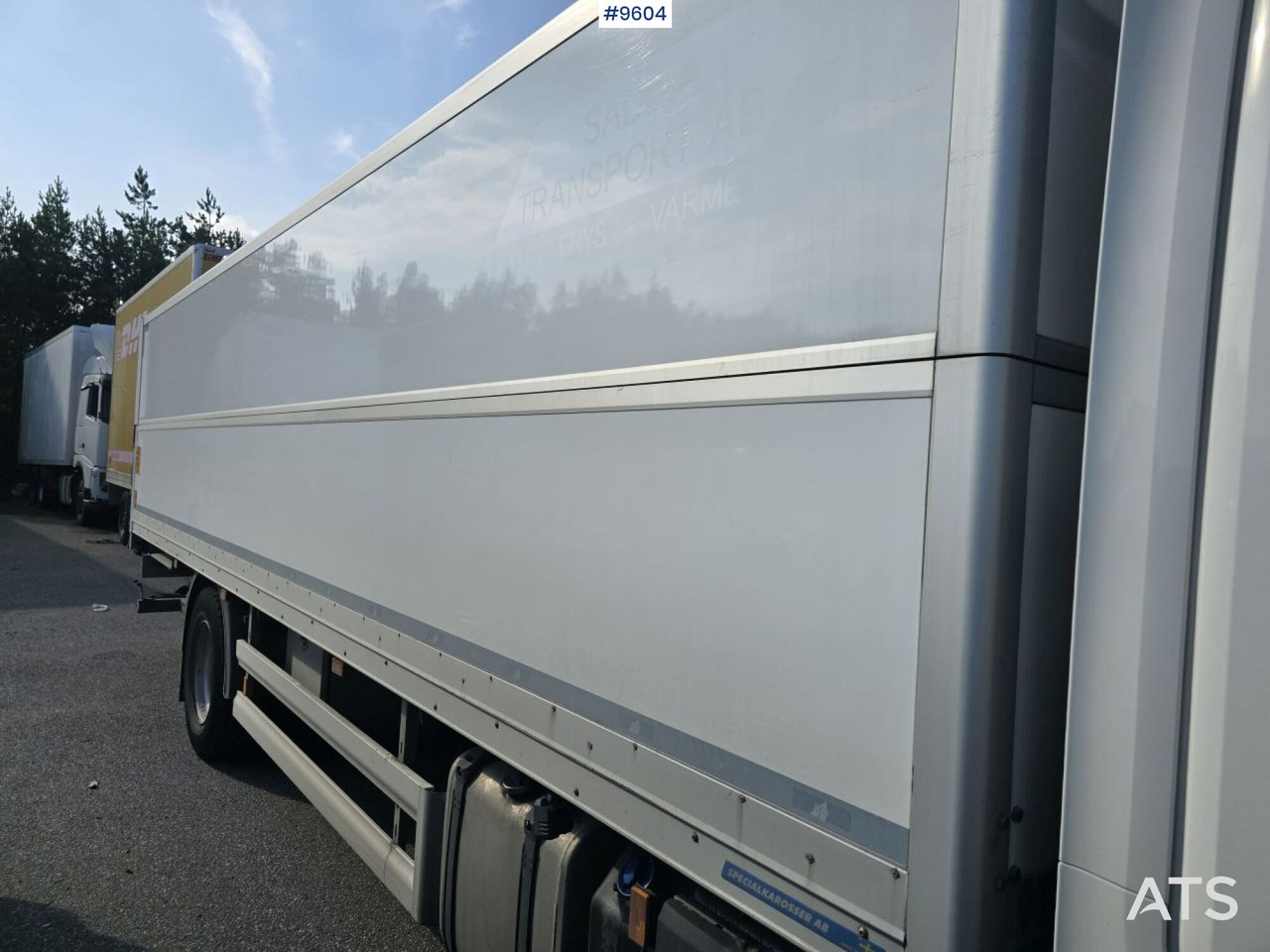 Camión caja cerrada Scania P250 Liftable and lowerable body: foto 15
