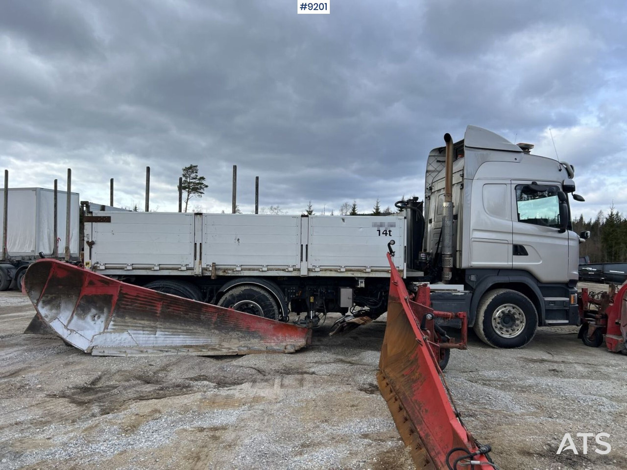 Camión volquete Scania R520 Tipper truck with plow equipment and underbite: foto 12