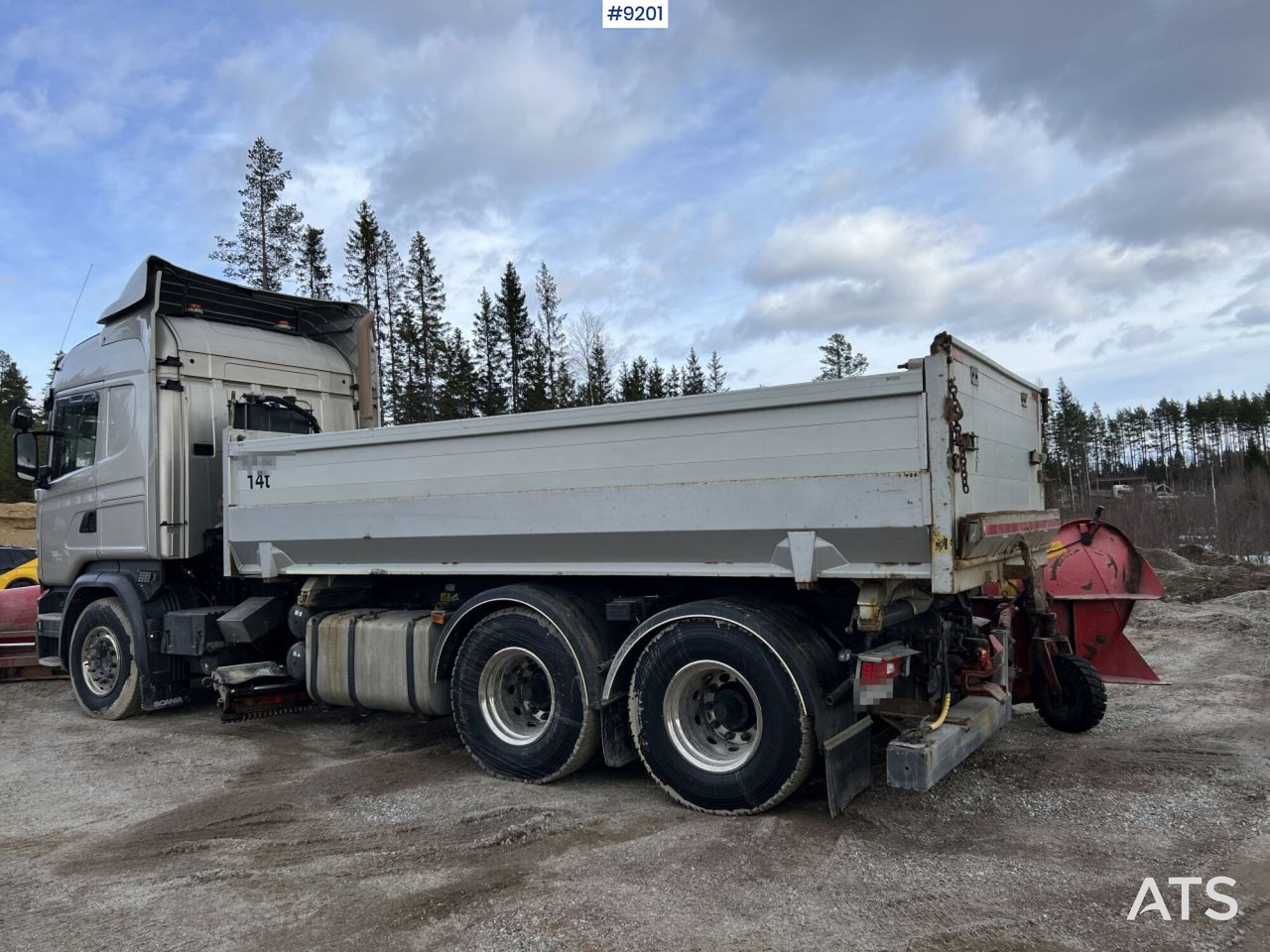 Camión volquete Scania R520 Tipper truck with plow equipment and underbite: foto 9