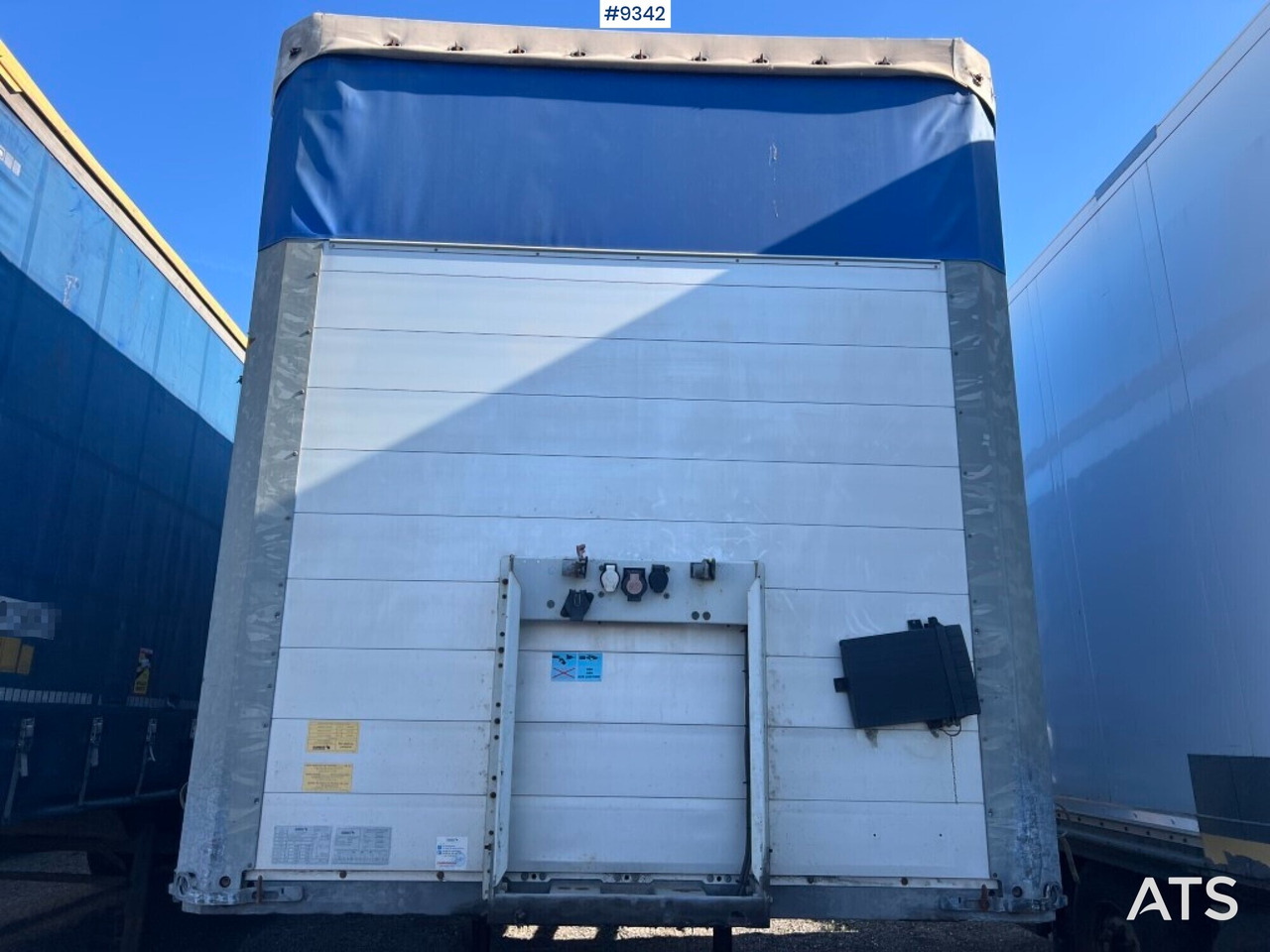 Trailer SCHMITZ CARGOBULL - Semirremolque lona: foto 3 Trailer SCHMITZ CARGOBULL - Semirremolque lona: foto 3