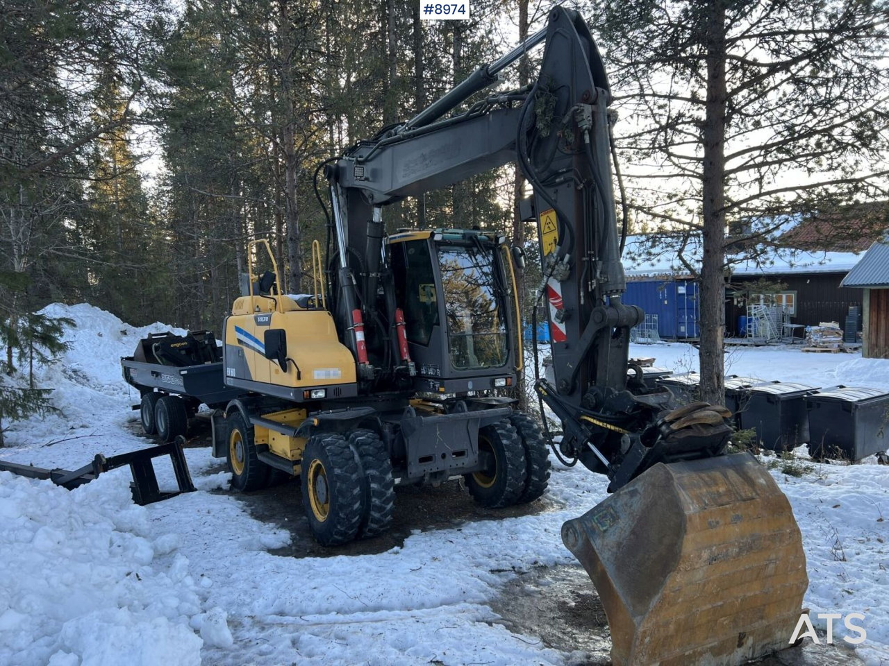 Volvo EW 160 D with Digging System, Tipper and Attachments - Excavadora de ruedas: foto 1 Volvo EW 160 D with Digging System, Tipper and Attachments - Excavadora de ruedas: foto 1