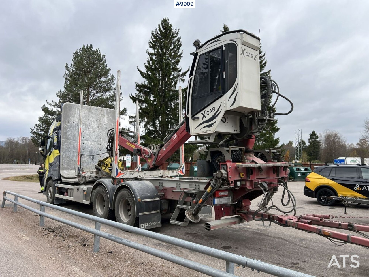 Volvo FH 64R Timber truck with crane and trailer - Camión forestal, Camión grúa: foto 4 Volvo FH 64R Timber truck with crane and trailer - Camión forestal, Camión grúa: foto 4