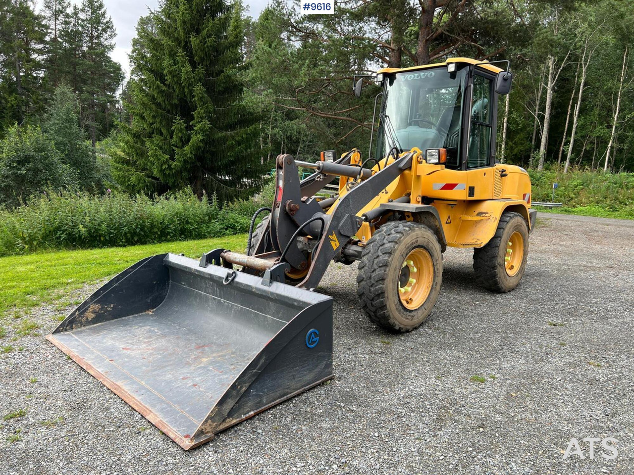 Volvo L30 G Wheel Loader with Attachments (VIDEO) - Cargadora de ruedas: foto 1 Volvo L30 G Wheel Loader with Attachments (VIDEO) - Cargadora de ruedas: foto 1