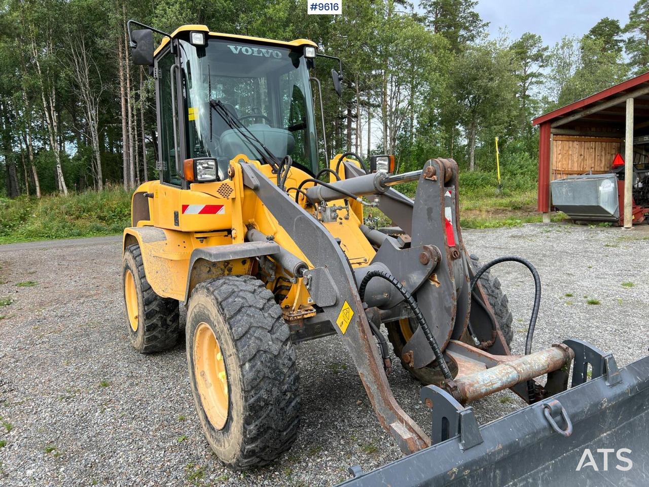 Volvo L30 G Wheel Loader with Attachments (VIDEO) - Cargadora de ruedas: foto 2 Volvo L30 G Wheel Loader with Attachments (VIDEO) - Cargadora de ruedas: foto 2