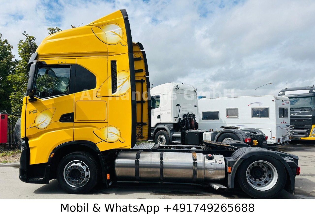 Iveco Stralis 460 S-Way LNG LL 4x2 *Retarder/ACC/LDW - Cabeza tractora: foto 2 Iveco Stralis 460 S-Way LNG LL 4x2 *Retarder/ACC/LDW - Cabeza tractora: foto 2