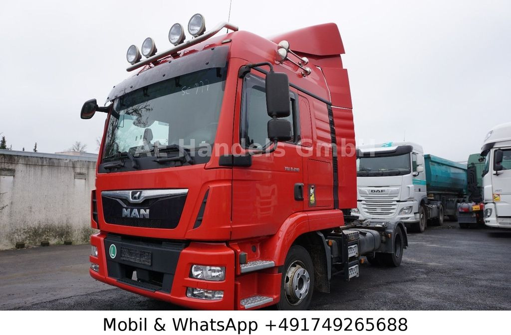 MAN TGL 8.250 LX BL *LDW/Navi/2xTank/Sitzheizung - Cabeza tractora: foto 1 MAN TGL 8.250 LX BL *LDW/Navi/2xTank/Sitzheizung - Cabeza tractora: foto 1