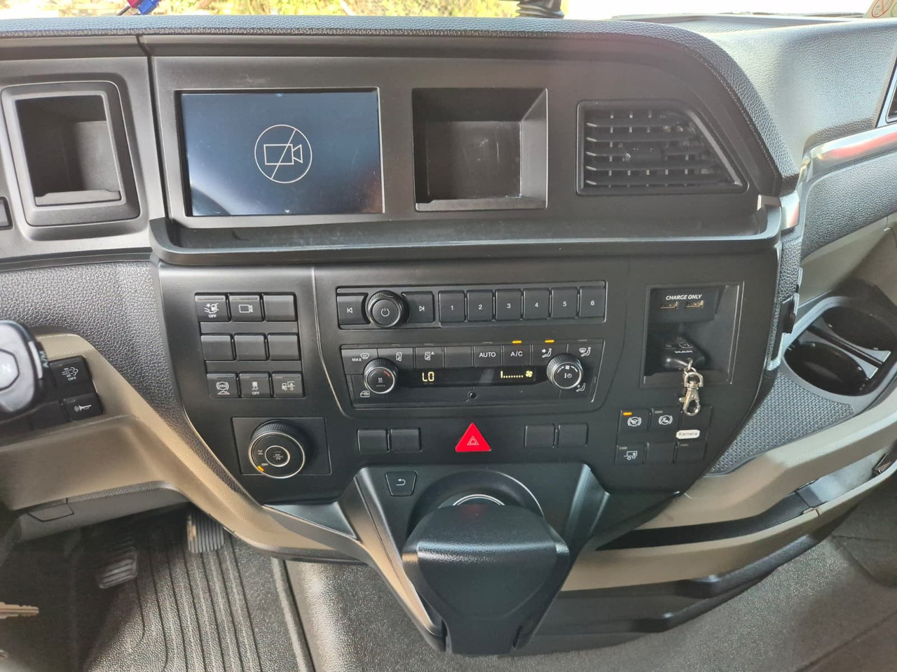 Cabeza tractora MAN TGX 18.510 BL 4x4 HydroDrive *Pritader/Hydr./ACC: foto 15 Cabeza tractora MAN TGX 18.510 BL 4x4 HydroDrive *Pritader/Hydr./ACC: foto 15