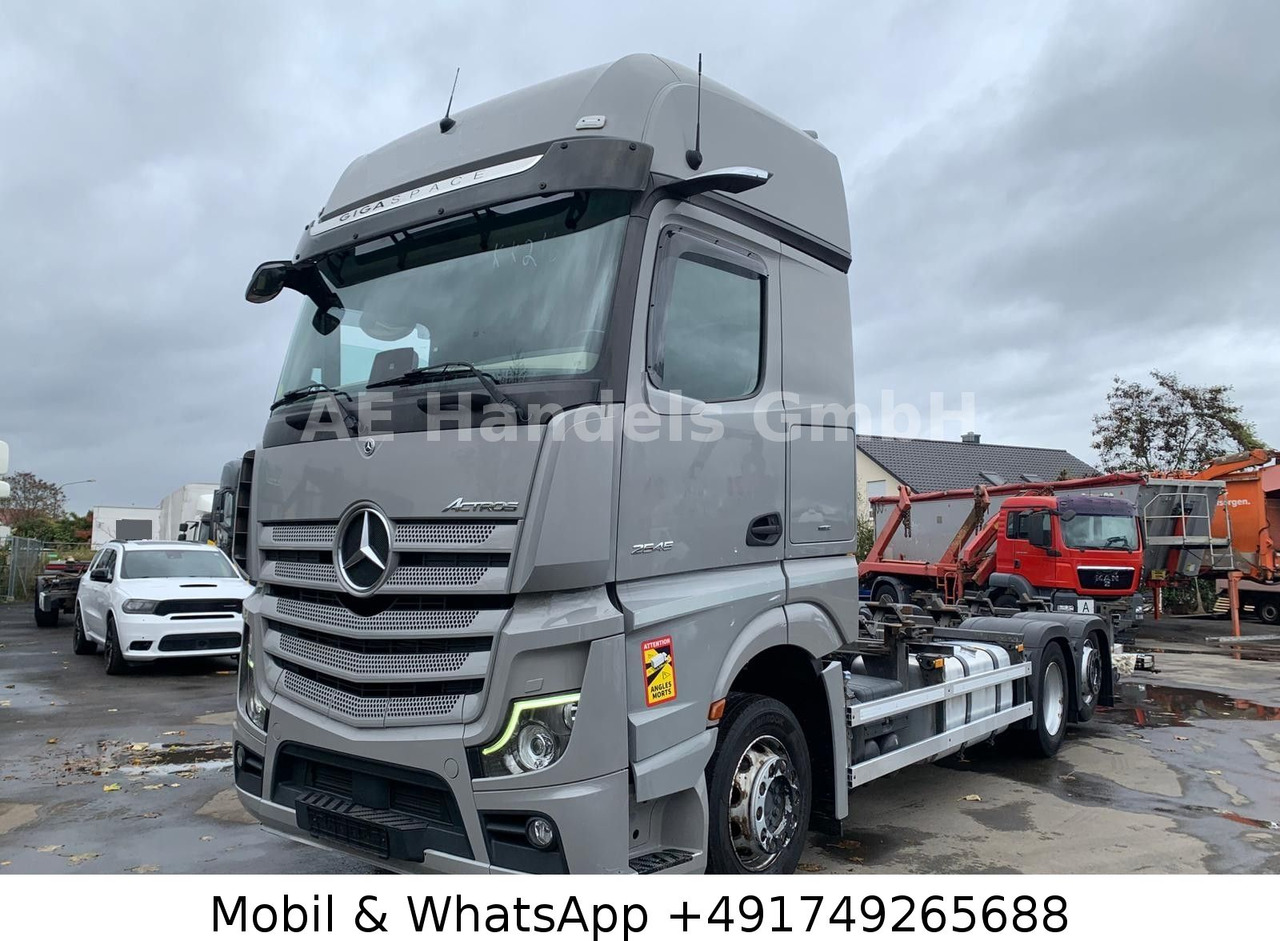 Mercedes-Benz Actros V 2545 GigaSpace BDF LL*Retarder/LBW/L+L - Camión portacontenedore/ Intercambiable: foto 1 Mercedes-Benz Actros V 2545 GigaSpace BDF LL*Retarder/LBW/L+L - Camión portacontenedore/ Intercambiable: foto 1