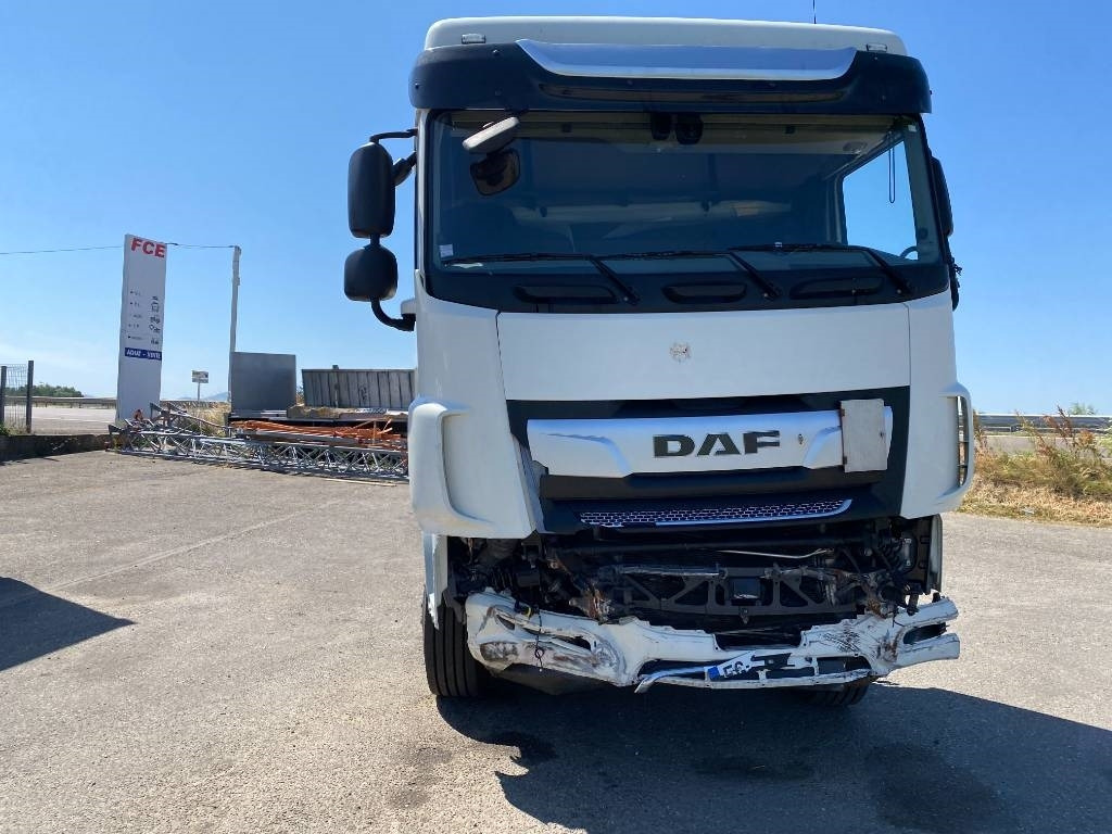 Cabeza tractora DAF XF 480 SpaceCab: foto 32