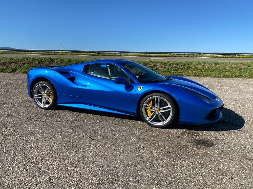 Ferrari 488 SPIDER -Carte Grise Française endommagé - Coche: foto 4 Ferrari 488 SPIDER -Carte Grise Française endommagé - Coche: foto 4