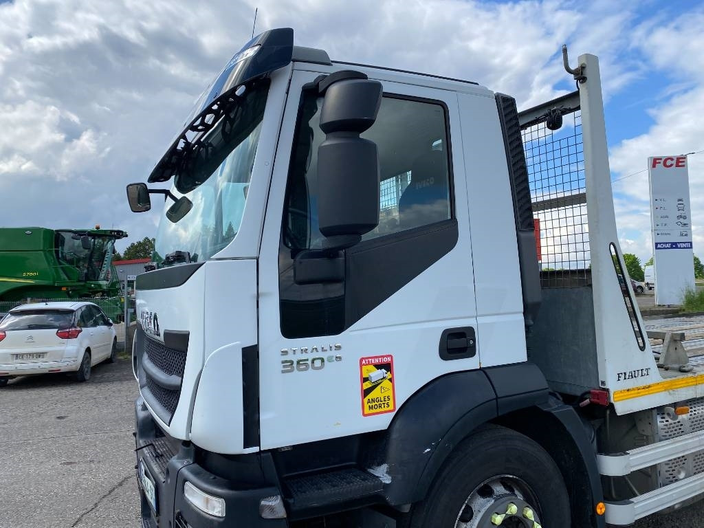 Camión portavehículos Iveco STRALIS 360 e6 A Réparer: foto 13