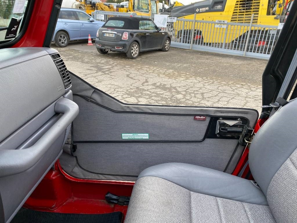 SUV/ Todoterreno Jeep WRANGLER 2.5i 118 Véhicule d'Origine Française: foto 29