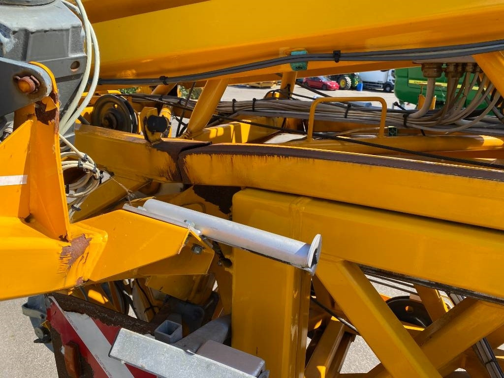 Grúa automontante Liebherr MK 88 Certificat CE / 1er Main endommagée: foto 12