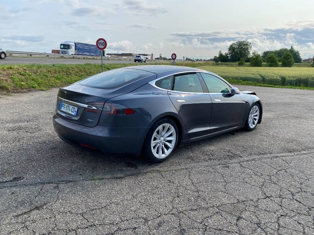 Tesla MODEL S 100D Carte Grise Française endommagée - Coche: foto 4 Tesla MODEL S 100D Carte Grise Française endommagée - Coche: foto 4