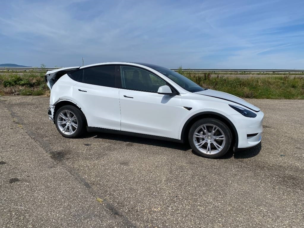 Tesla Model Y RWD / Origine Française endommagée - Coche: foto 3 Tesla Model Y RWD / Origine Française endommagée - Coche: foto 3