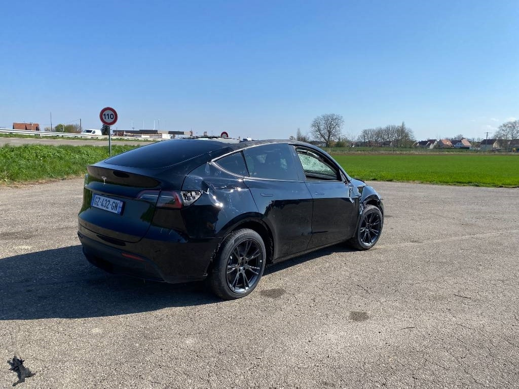 Tesla Model Y RWD/Origine Française endommagée - Coche: foto 5 Tesla Model Y RWD/Origine Française endommagée - Coche: foto 5