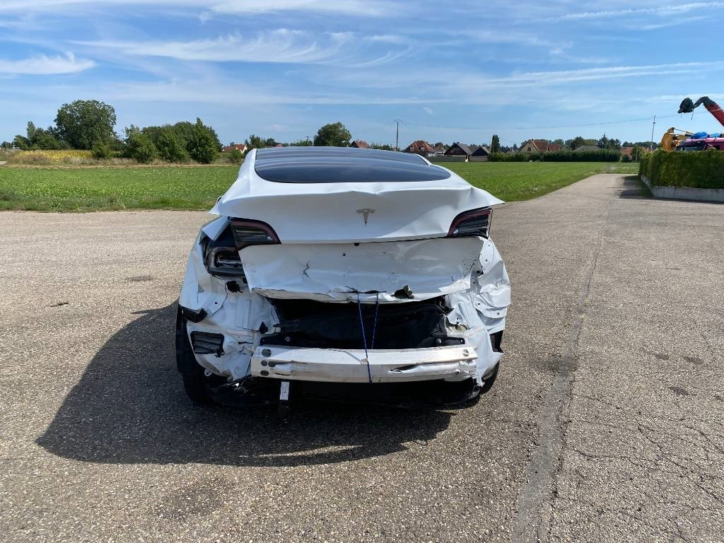 Tesla Model Y RWD / Origine Française endommagée - Coche: foto 5 Tesla Model Y RWD / Origine Française endommagée - Coche: foto 5