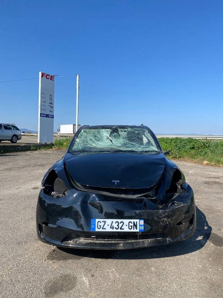 Tesla Model Y RWD/Origine Française endommagée - Coche: foto 2 Tesla Model Y RWD/Origine Française endommagée - Coche: foto 2