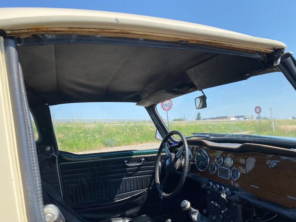 Coche Triumph TR4-A + Hard Top / OldTimer endommagé: foto 49