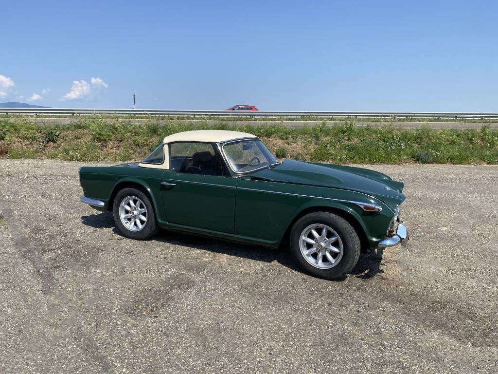 Triumph TR4-A + Hard Top / OldTimer endommagé - Coche: foto 3 Triumph TR4-A + Hard Top / OldTimer endommagé - Coche: foto 3
