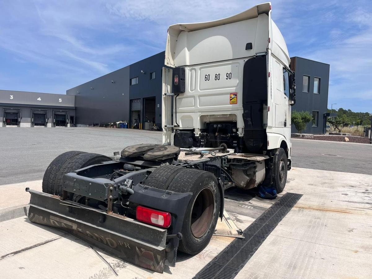 DAF XF 530 - Cabeza tractora: foto 4 DAF XF 530 - Cabeza tractora: foto 4