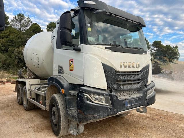Iveco X-WAY 420 MALAXEUR STETTER 6X4 - Camión hormigonera: foto 2 Iveco X-WAY 420 MALAXEUR STETTER 6X4 - Camión hormigonera: foto 2