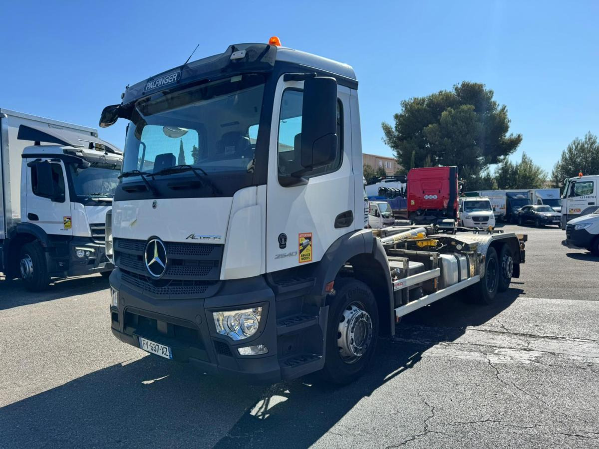 Mercedes Actros 2540 - Camión multibasculante: foto 1 Mercedes Actros 2540 - Camión multibasculante: foto 1