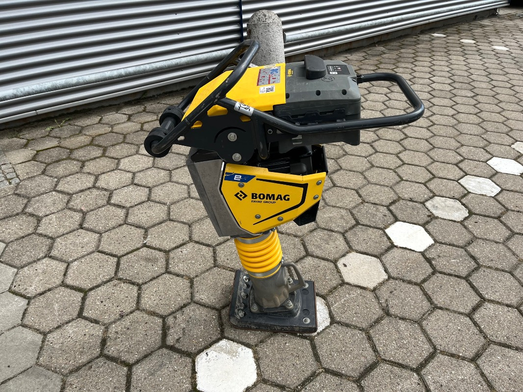 Bomag BT60E - Maquinaria de construcción: foto 3 Bomag BT60E - Maquinaria de construcción: foto 3