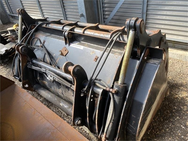 - - - Hauer med Højtip - Cazo cargador: foto 1 - - - Hauer med Højtip - Cazo cargador: foto 1