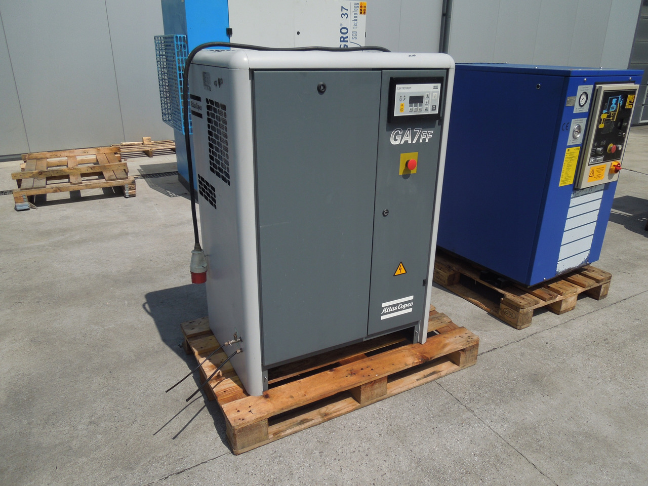 ATLAS COPCO GA7FF - Compresor de aire: foto 1 ATLAS COPCO GA7FF - Compresor de aire: foto 1