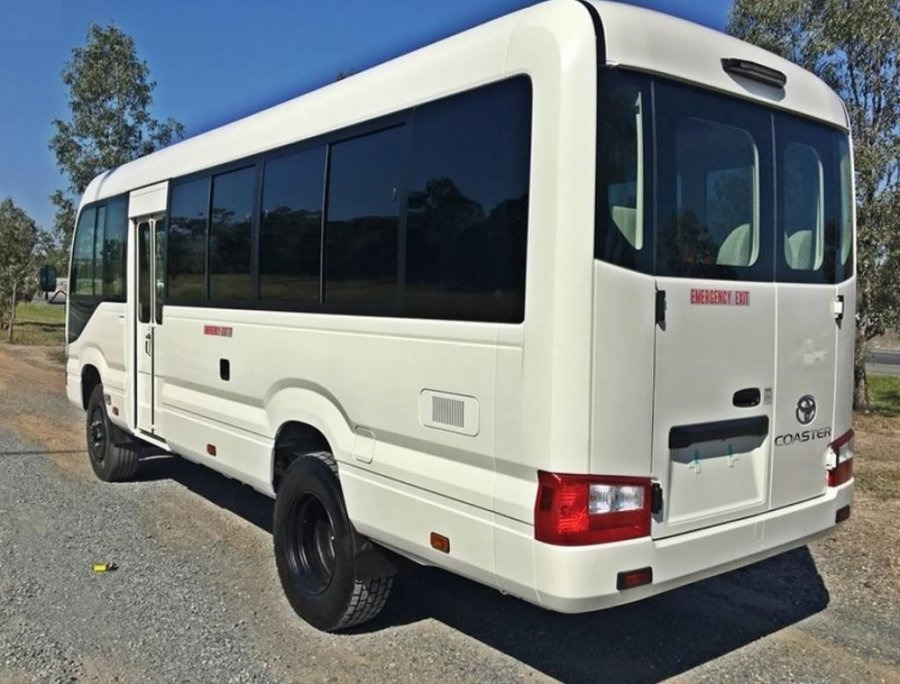 Toyota Coaster 23 SEATS 4x4 4.2L Diesel Manual - Autobús suburbano: foto 5 Toyota Coaster 23 SEATS 4x4 4.2L Diesel Manual - Autobús suburbano: foto 5