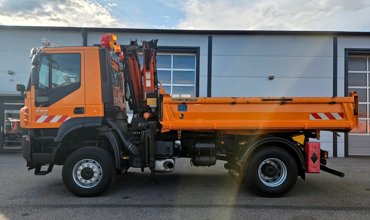 Iveco Trakker 190T33 4x4 Euro5 Kran Atlas Funk - Camión volquete, Camión grúa: foto 2 Iveco Trakker 190T33 4x4 Euro5 Kran Atlas Funk - Camión volquete, Camión grúa: foto 2