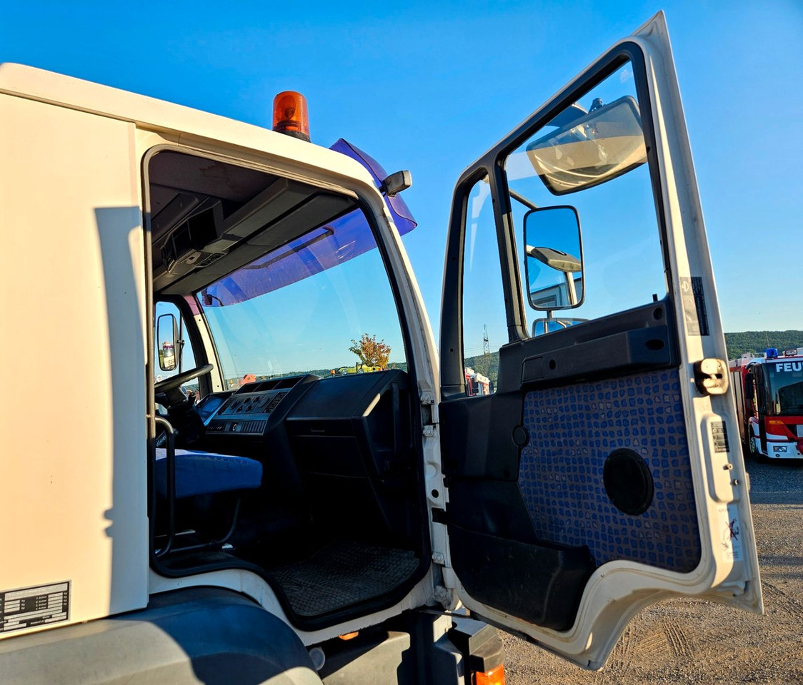 Camión volquete, Camión grúa MAN LE 14.250 4x4 HIAB 077BS-2 Kran Greifer: foto 21