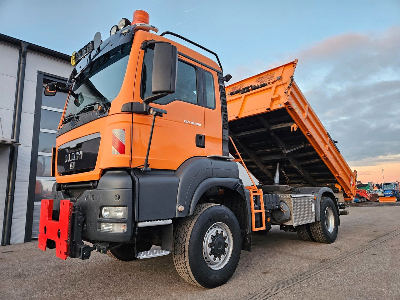 MAN TGS 18.360 4x4 BL Euro5 Meiller - Camión volquete: foto 5 MAN TGS 18.360 4x4 BL Euro5 Meiller - Camión volquete: foto 5