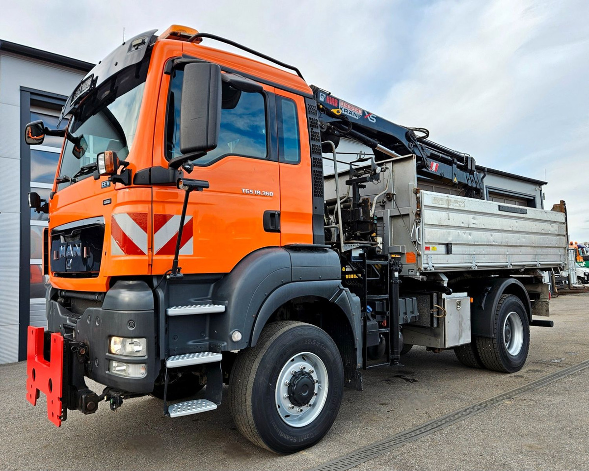 MAN TGS 18.360 4x4 BL HIAB Funk Kran Euro5 - Camión volquete, Camión grúa: foto 4 MAN TGS 18.360 4x4 BL HIAB Funk Kran Euro5 - Camión volquete, Camión grúa: foto 4
