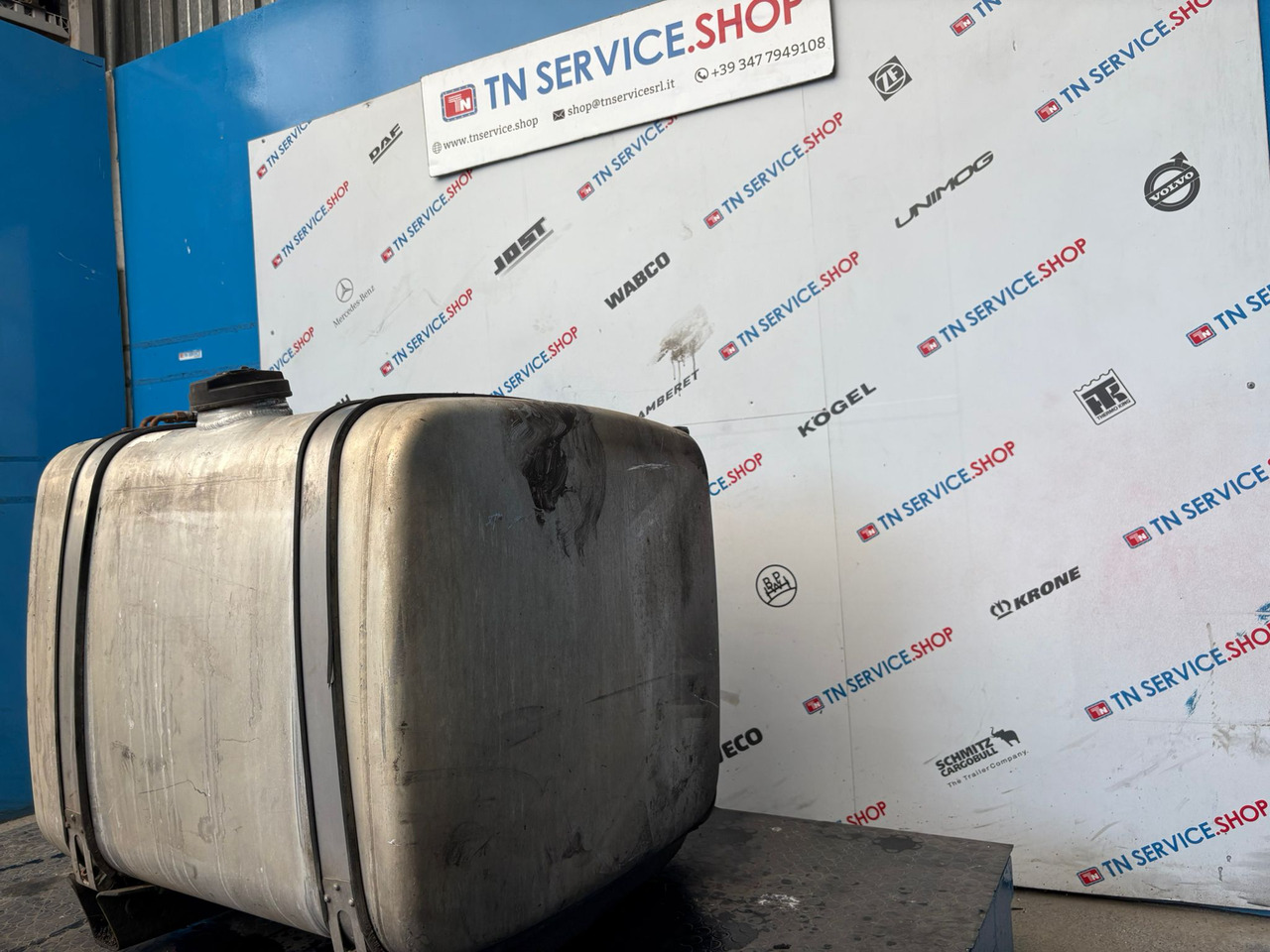 Serbatoio Gasolio Iveco - Depósito de combustible para Furgoneta: foto 2 Serbatoio Gasolio Iveco - Depósito de combustible para Furgoneta: foto 2