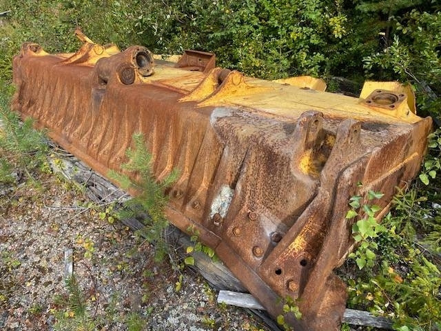 Komatsu D 155 AX - Hoja de bulldozer: foto 2 Komatsu D 155 AX - Hoja de bulldozer: foto 2