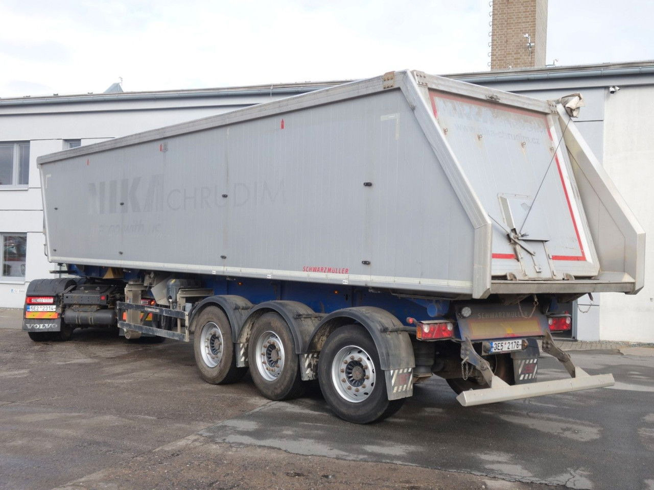 Schwarzmüller SK KIS 3/E , 50 cm3, SAF, Liftachse - Semirremolque volquete: foto 4 Schwarzmüller SK KIS 3/E , 50 cm3, SAF, Liftachse - Semirremolque volquete: foto 4