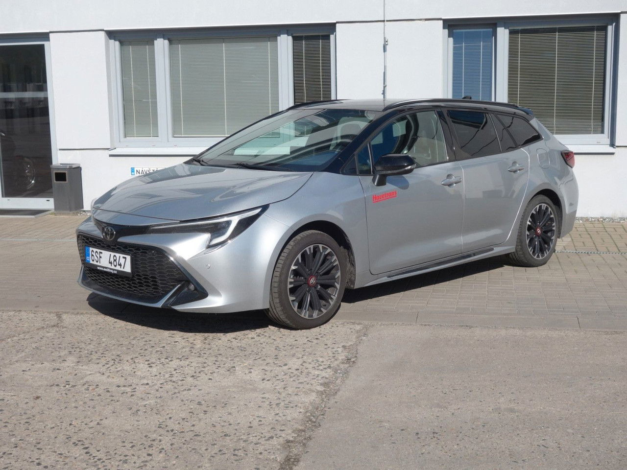 Toyota Corolla Touring 2,0 Hybrid GR Sport - Coche familiar: foto 1 Toyota Corolla Touring 2,0 Hybrid GR Sport - Coche familiar: foto 1