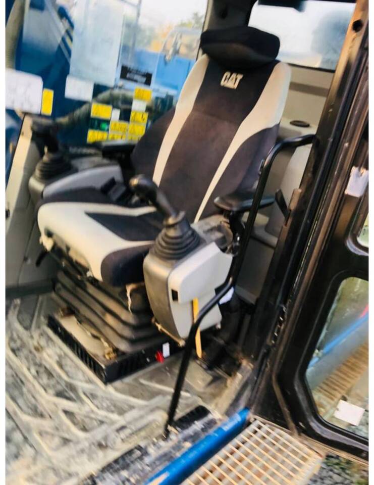 Excavadora de cadenas CAT 320 E LN: foto 7