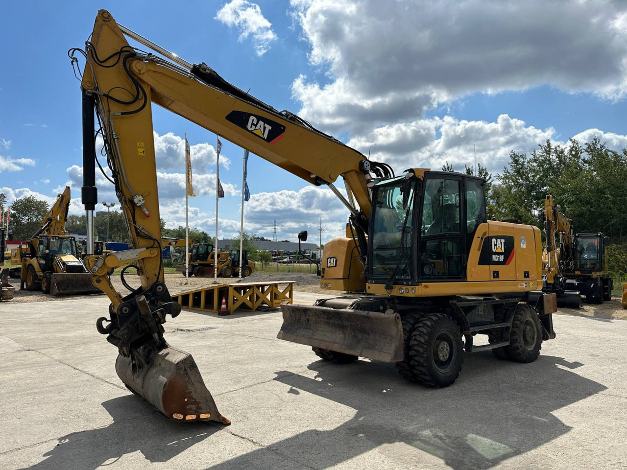 CAT M318F - Excavadora de ruedas: foto 1 CAT M318F - Excavadora de ruedas: foto 1