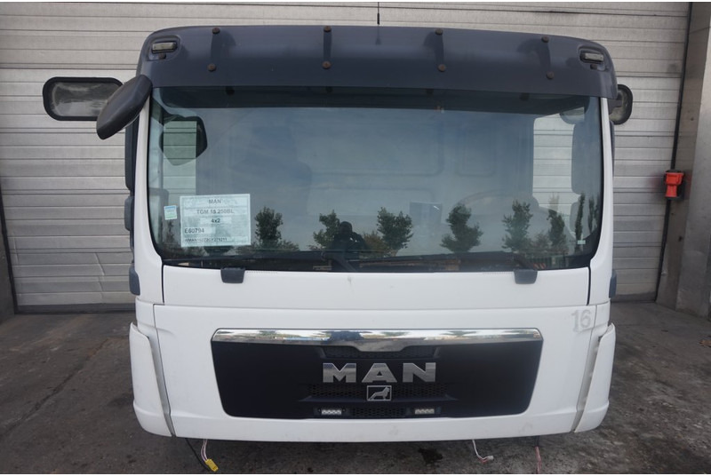 MAN F99L10 TGM 6 CYL81.60000-7786 - Cabina e interior para Camión: foto 1 MAN F99L10 TGM 6 CYL81.60000-7786 - Cabina e interior para Camión: foto 1